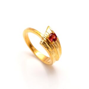 Natural Garnet Round Shape Crystal Ring 18K Gold