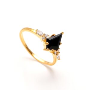 Natural Garnet Round Shape Crystal Ring 18K Gold