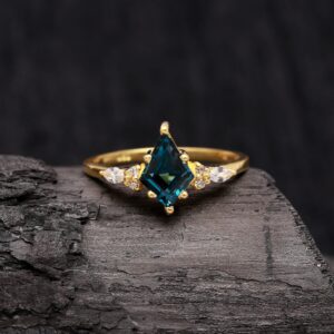 Natural London Blue Topaz Kite Shape Healing Ring 18K Gold