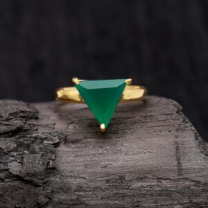 Natural Green Onyx Triangle Shape Ring 18K Gold