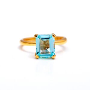 Natural Sky Blue Topaz Octagon18k Gold Ring