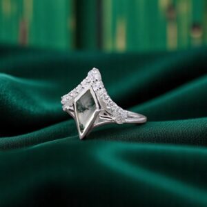Moss Green Agate Kite Shape Sterling Silver Ring