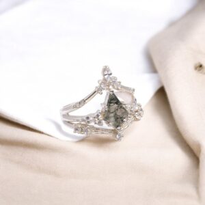 Moss Agate Kite Solitaire Sterling Silver Ring