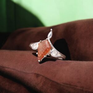 Sunstone Kite Shape Sterling Silver Ring